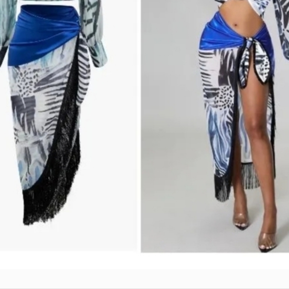 Micas Elegant Blue and Black Patterned Skirt